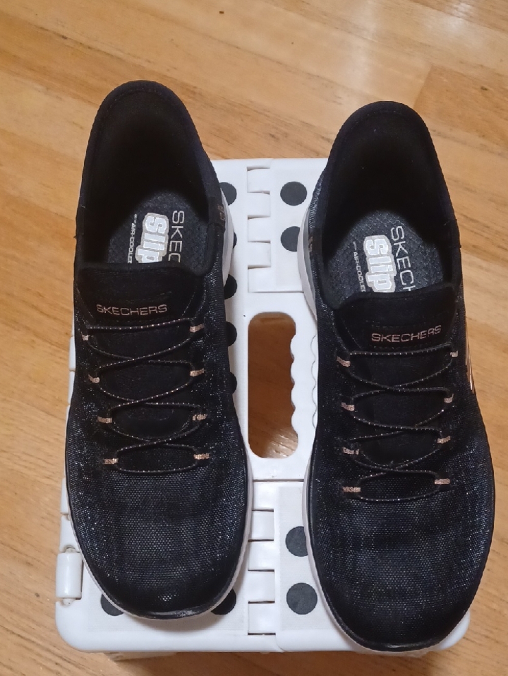 Skechers Women's Black Knit Slip-On Shoes Sneakers Shimmer Rose Gold Logo - Picture 3 of 12
